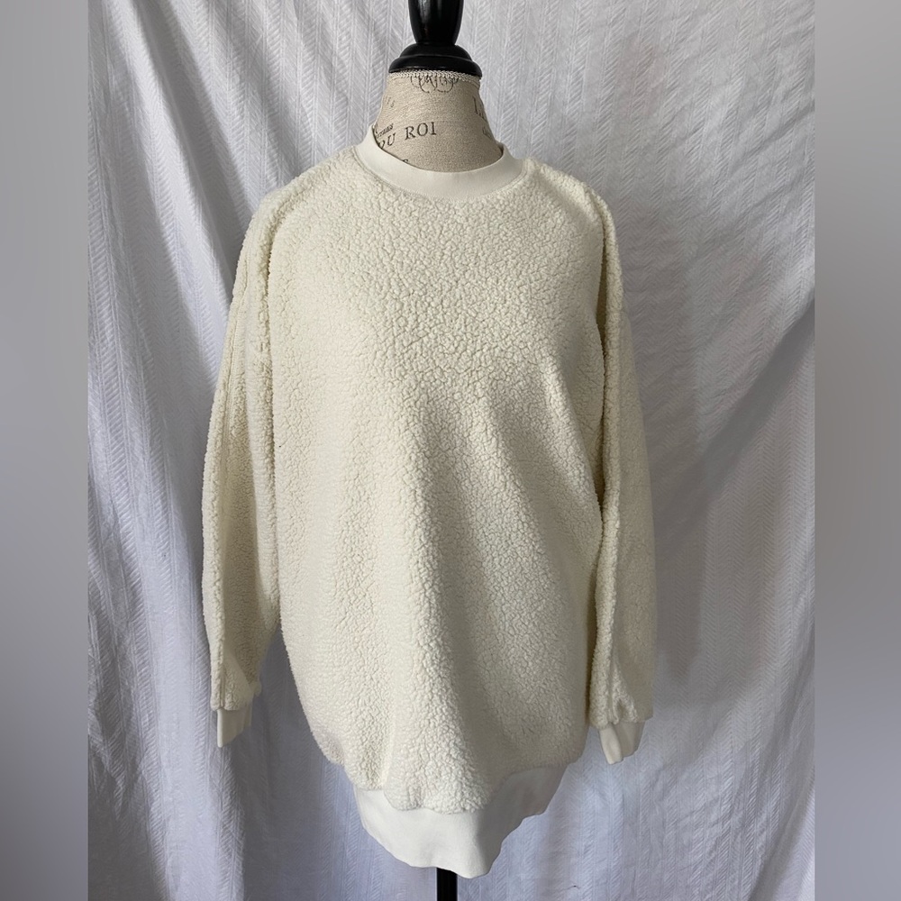 Cream sweatshirt size small